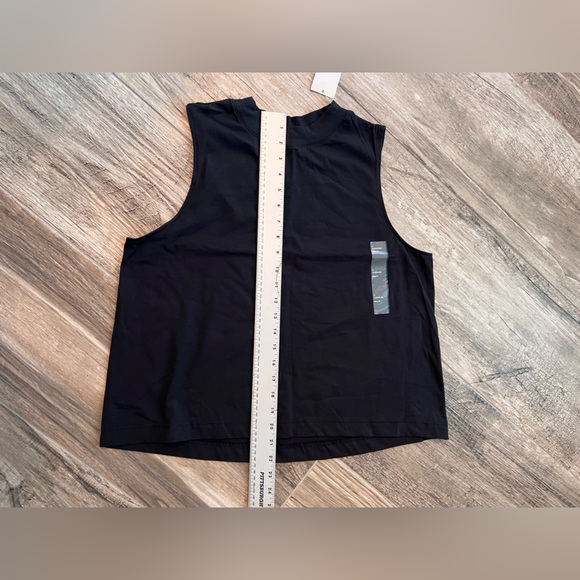 All In Motion Womens Tank Top Black Size Large NWT Boxy fit LightweighT #173 - Picture 4 of 4